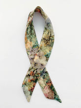 Cargar imagen en el visor de la galería, Pañuelo skinny Painted Journey
