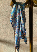 Cargar imagen en el visor de la galería, Pañuelo Great Missenden 70 x 70