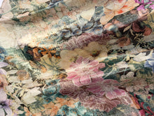 Cargar imagen en el visor de la galería, Pañuelo Painted Journey 45 x 45