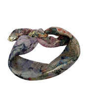 Cargar imagen en el visor de la galería, Pañuelo Painted Journey 55 x 55