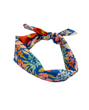 Cargar imagen en el visor de la galería, Pañuelo Papercut Petals 55 x 55